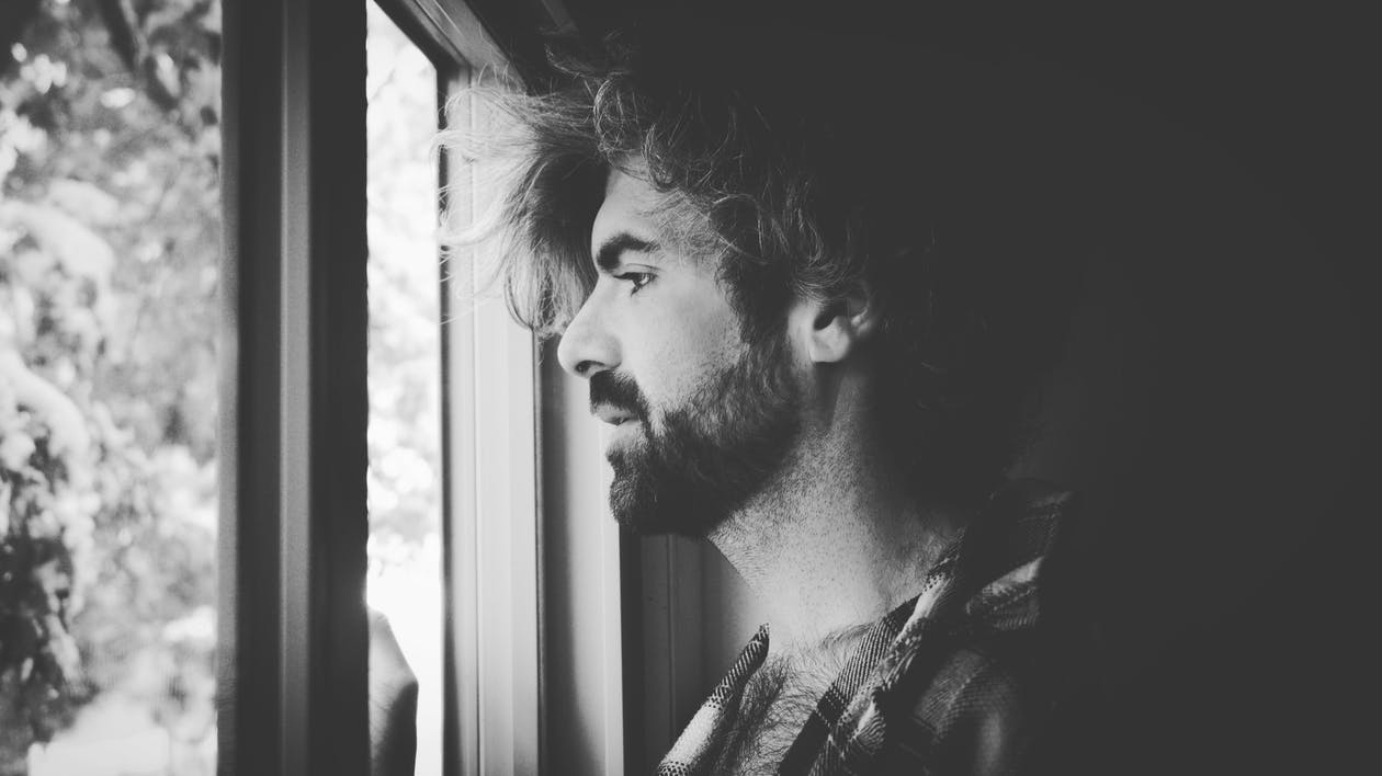 Сегодня снег насыпал на дорогу