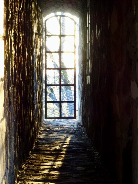 Останется за...