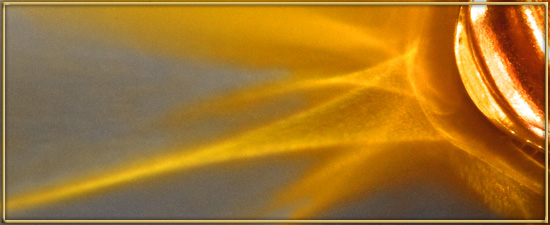 Протянуло солнце нити