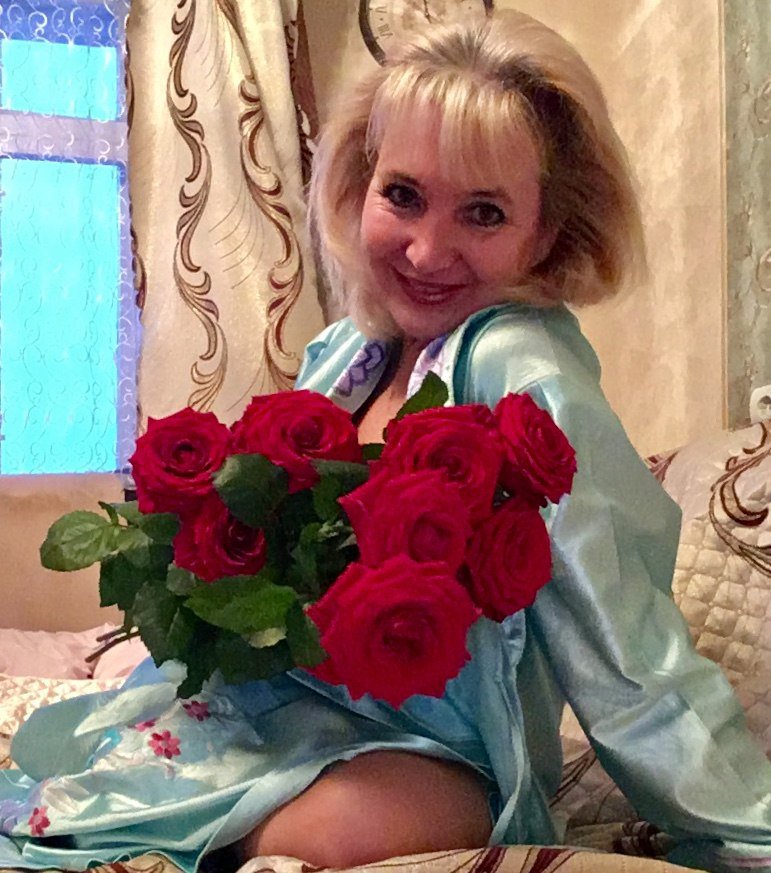 Сидишь в халатике своём. Посвящение С. Т. 3469