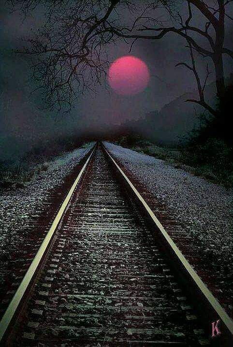 Мчится поезд