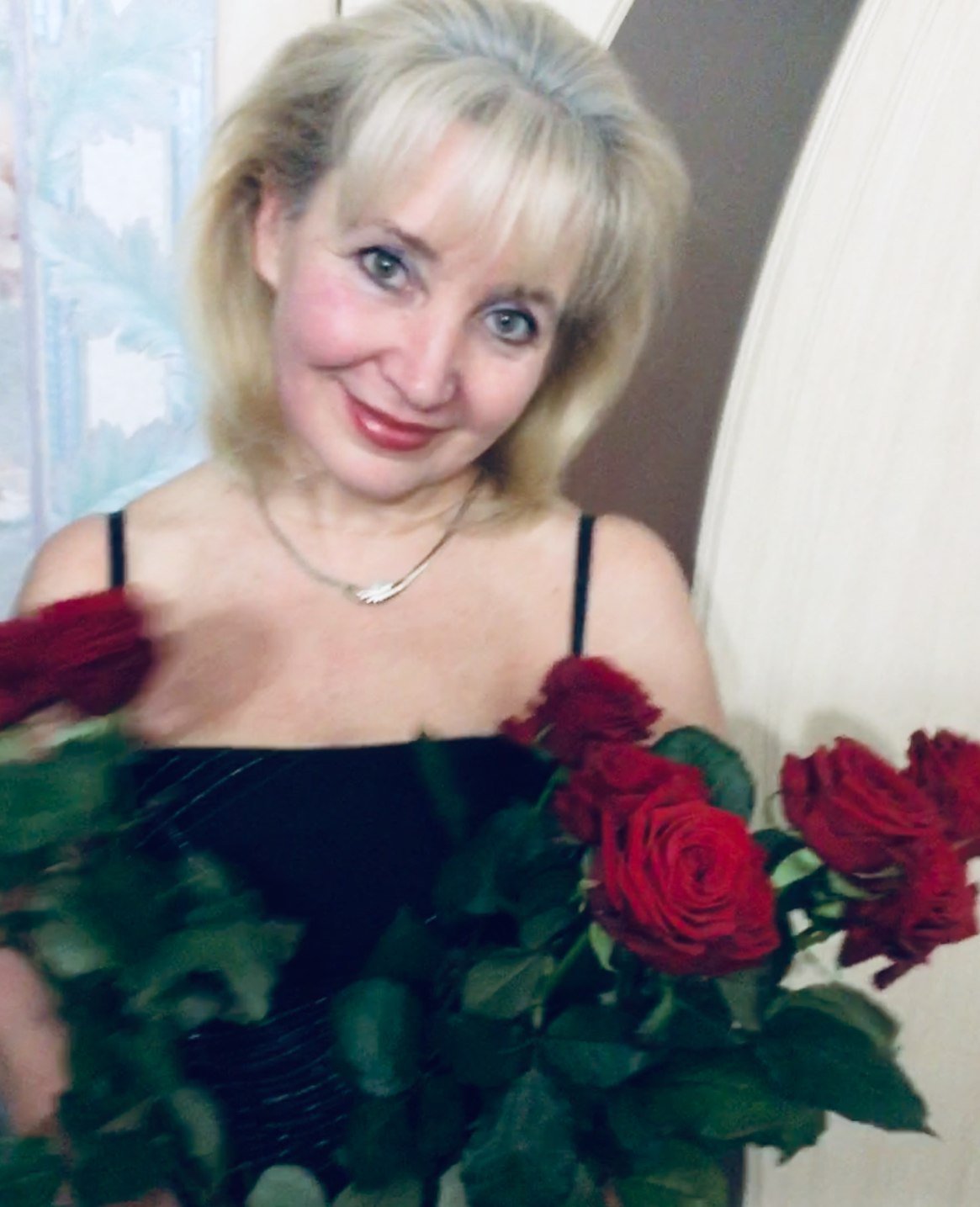 В твоей сияющей улыбке. Посвящение С. Т. 3557