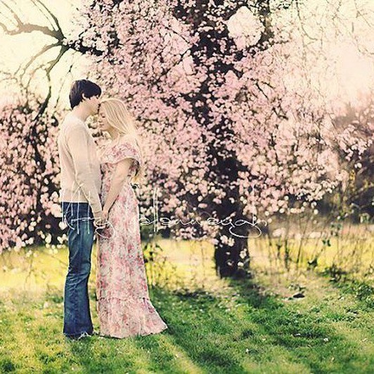 Цветами вишня нас пьянила