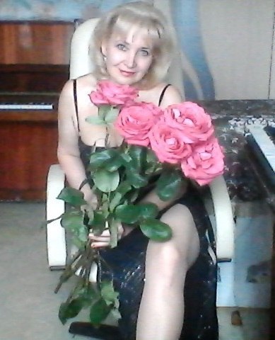 Женщина. Посвящение С. Т. 3642