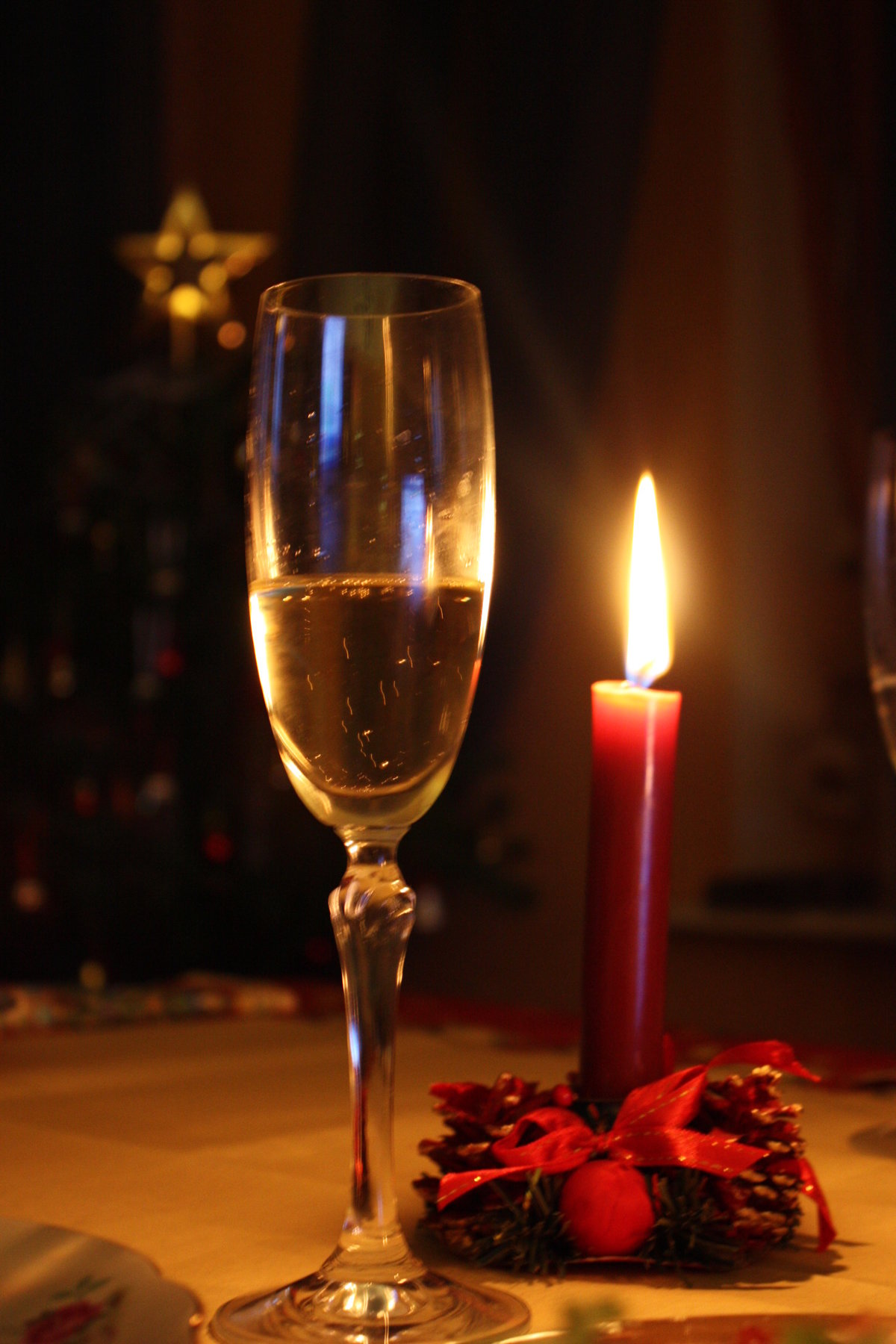 Добрый вечер свечи. Шампанское и свечи. Романтический вечер. Романтичный вечер. Свечи для романтического вечера.