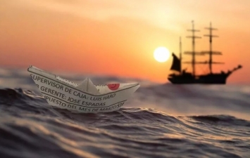 Бумажный кораблик