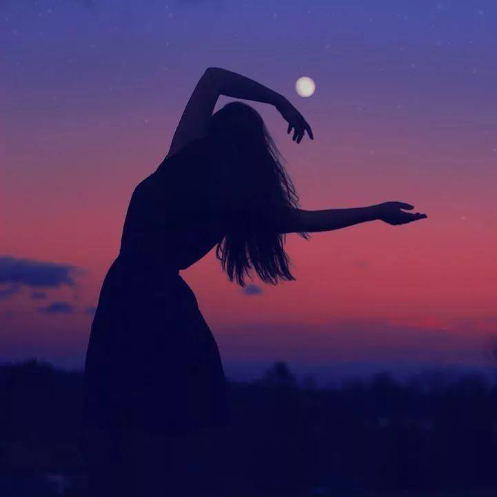 Танец в ночи