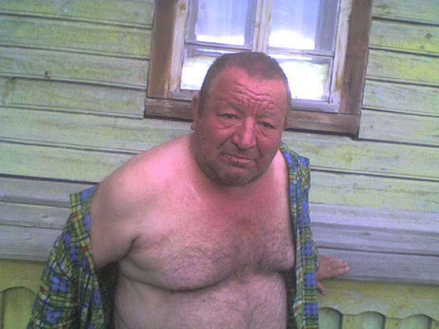 Толстый пожилых мужчин. Толстый русский мужчина.
