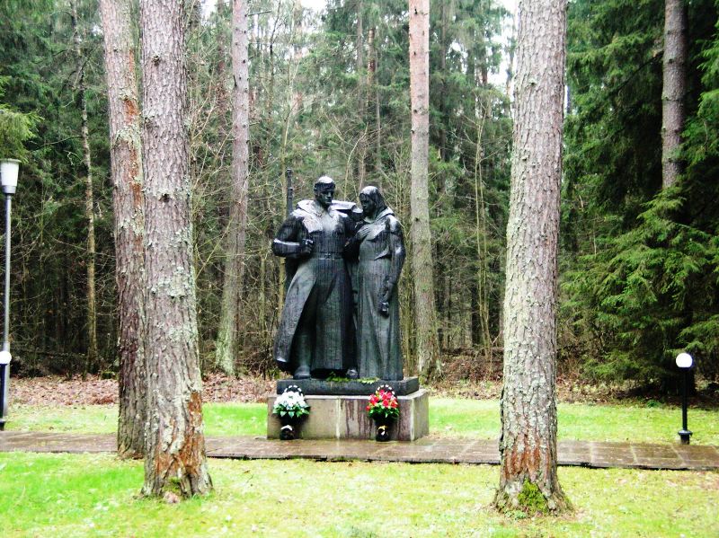 Защитников геройский дух