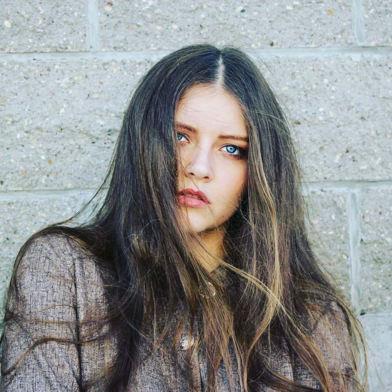 Дочери двадцать лет!