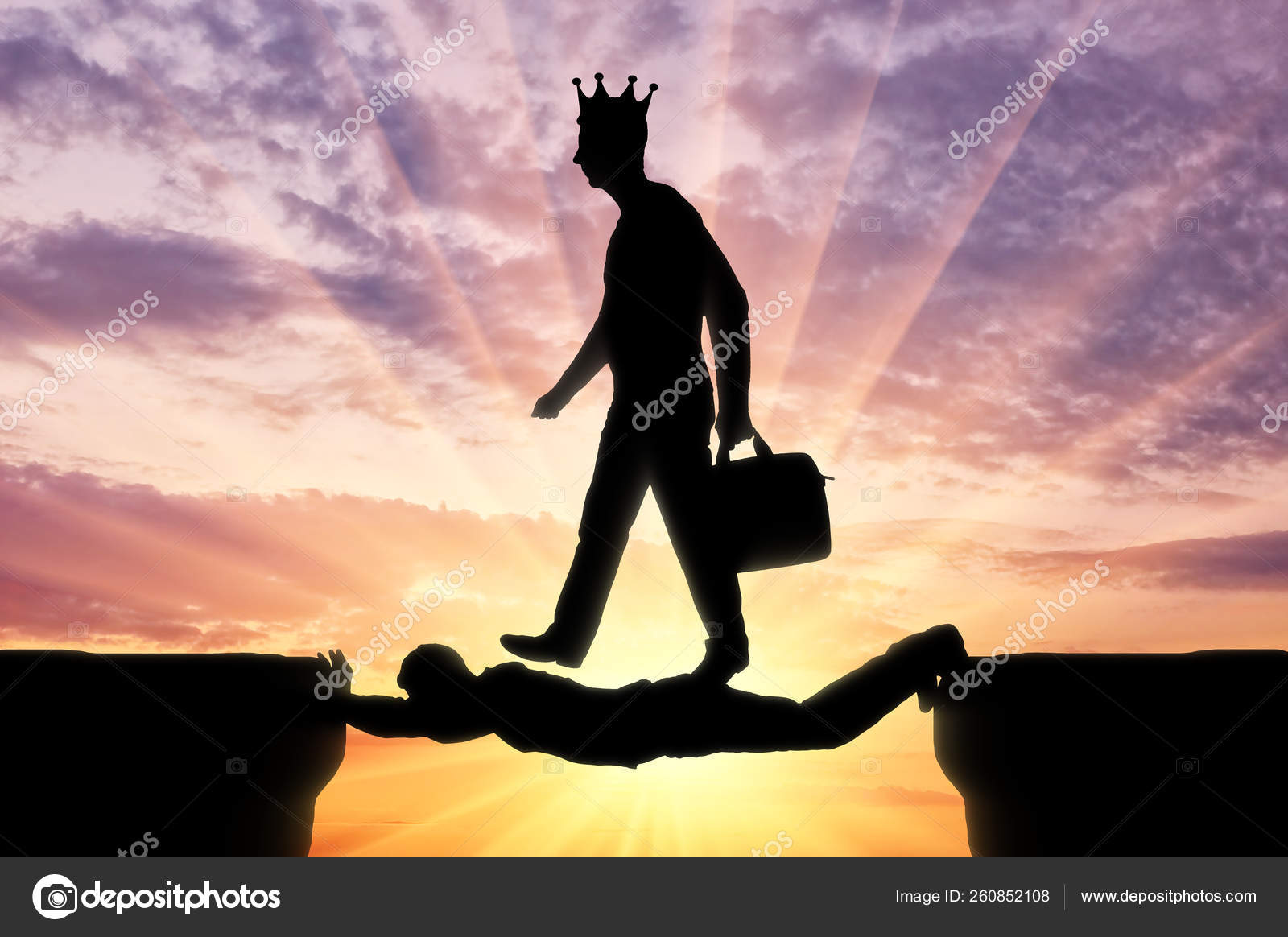 Идти по головам. Человек идет по головам. Человек идет по головам. Карьерист идет по головам. Силуэты людей на мосту.
