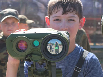 Внуку Андрею, зятю Алексею