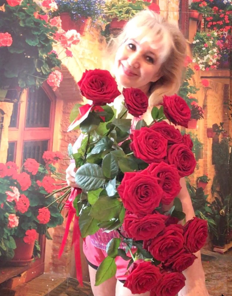 Своей улыбкой самой милой. Посвящение С. Т. 5152