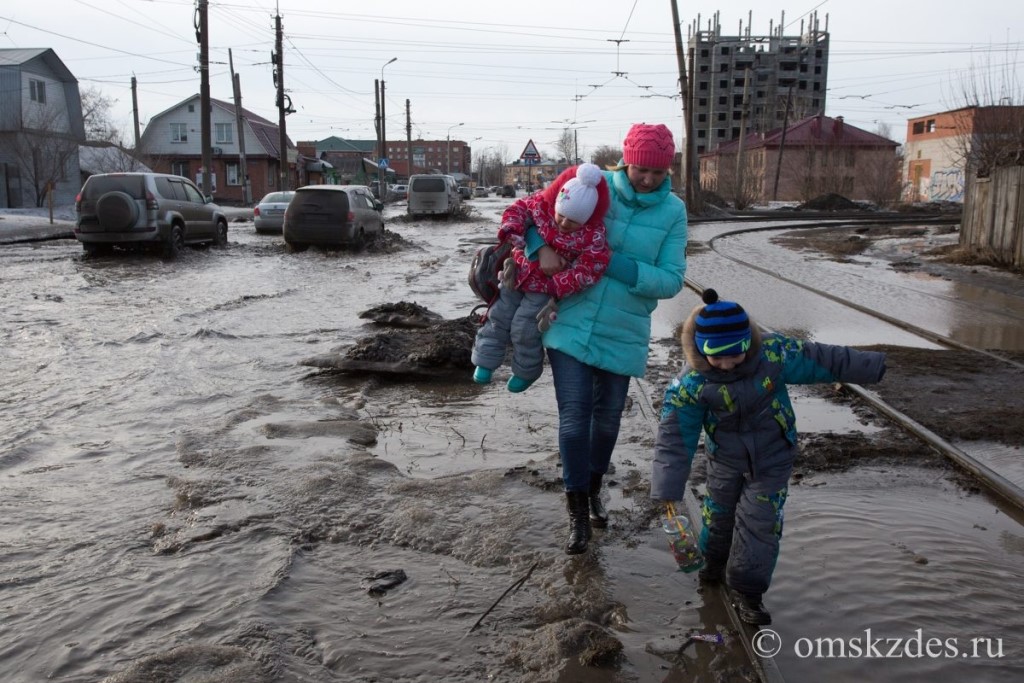 Наступил на пятки марту апрель