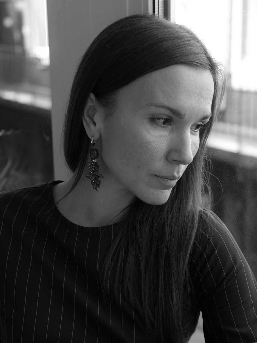 У каждого из них своё окно...