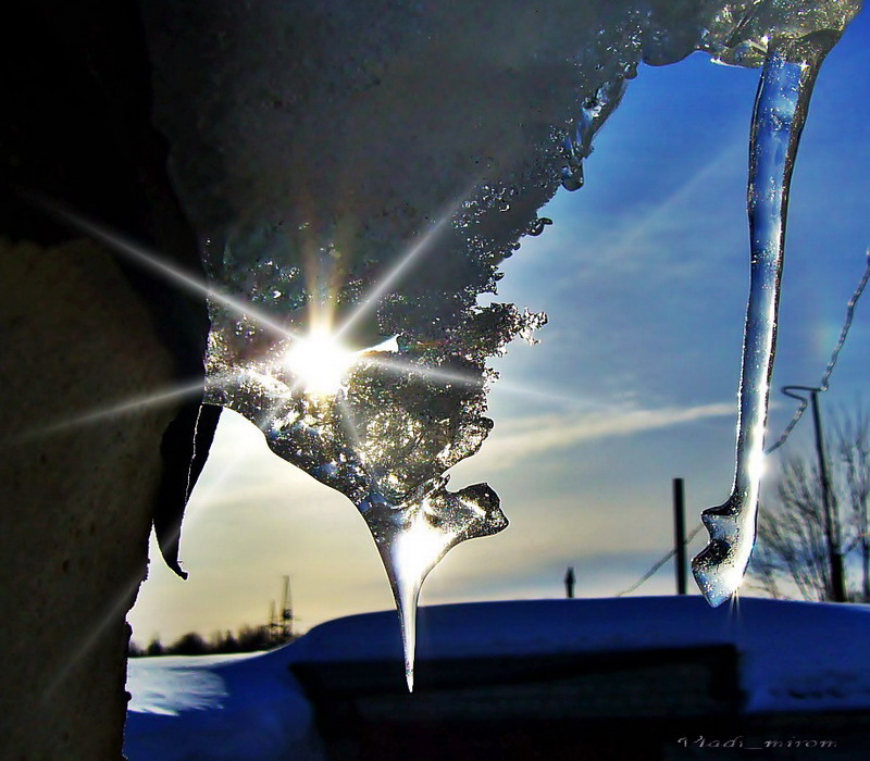 Растопило солнышко снега. Растопило солнышко снега. Солнце в луже. Зимнее утро в челябинске. Солнце растапливает лед.