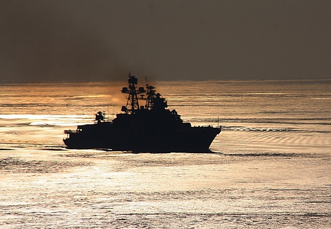 Морякам и кораблям