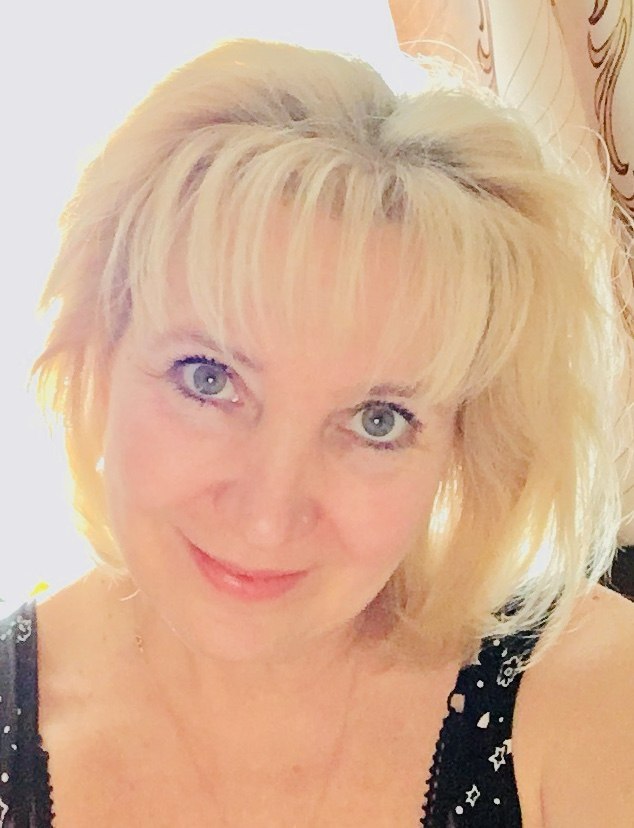 Душа небесный свет прядёт. Посвящение С. Т. 5453