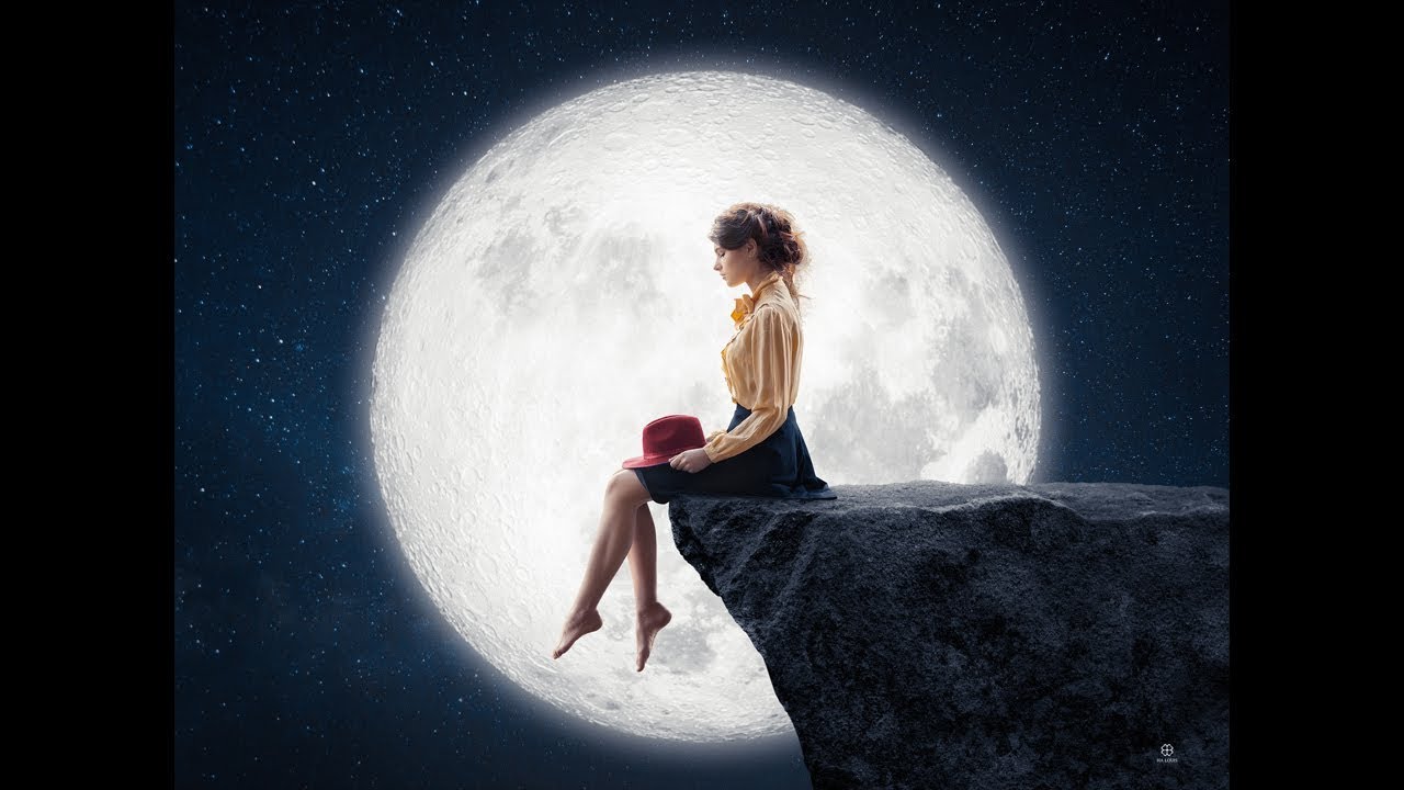 Луна укажет свет песня. Одинокая Луна. Луна одиночество. Луна для одиноких. Одинокая Луна и девушка.
