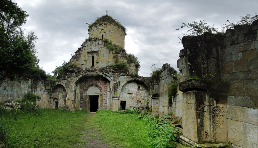 Монастырский сад