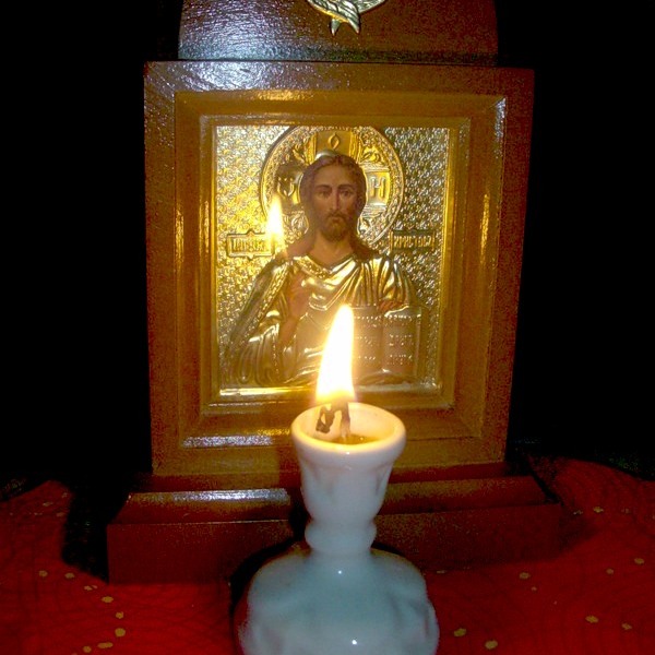 Зажгу свечу и помолюсь