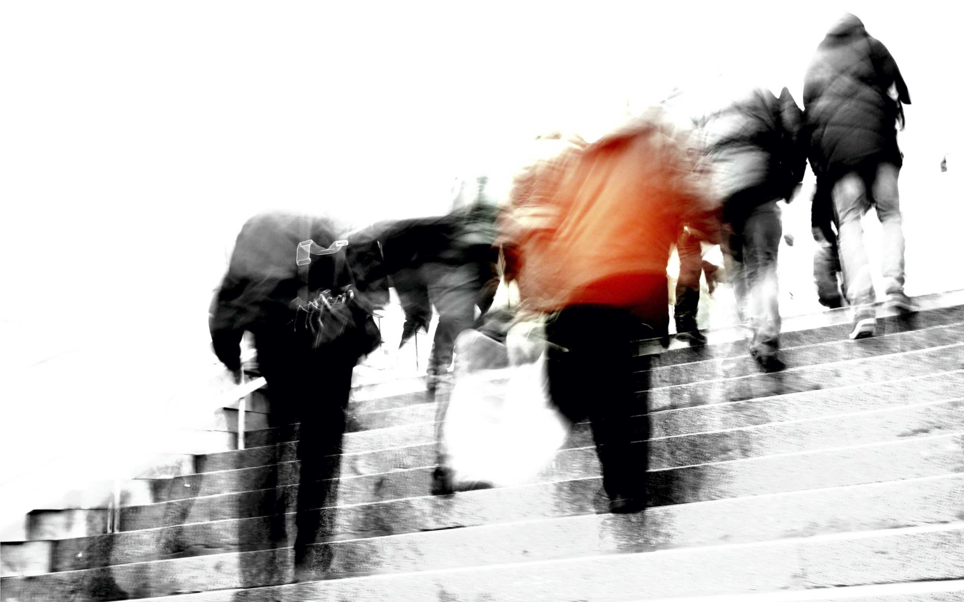 Любовь рождается где-то там