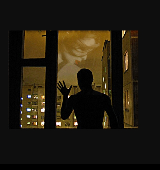 Вот во дворе исчезли тени