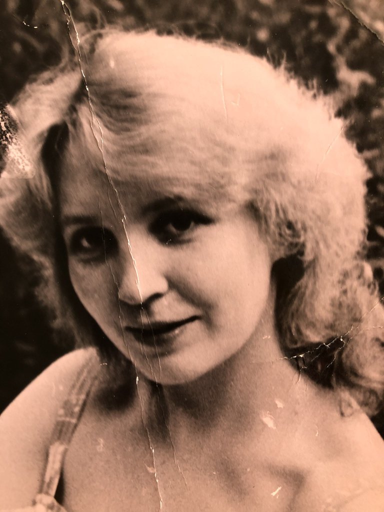 С фотографии своей. Посвящение С. Т. 6869