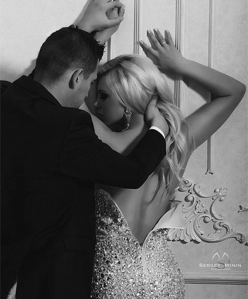 Ты одна знаешь, как ко мне прикасаться...