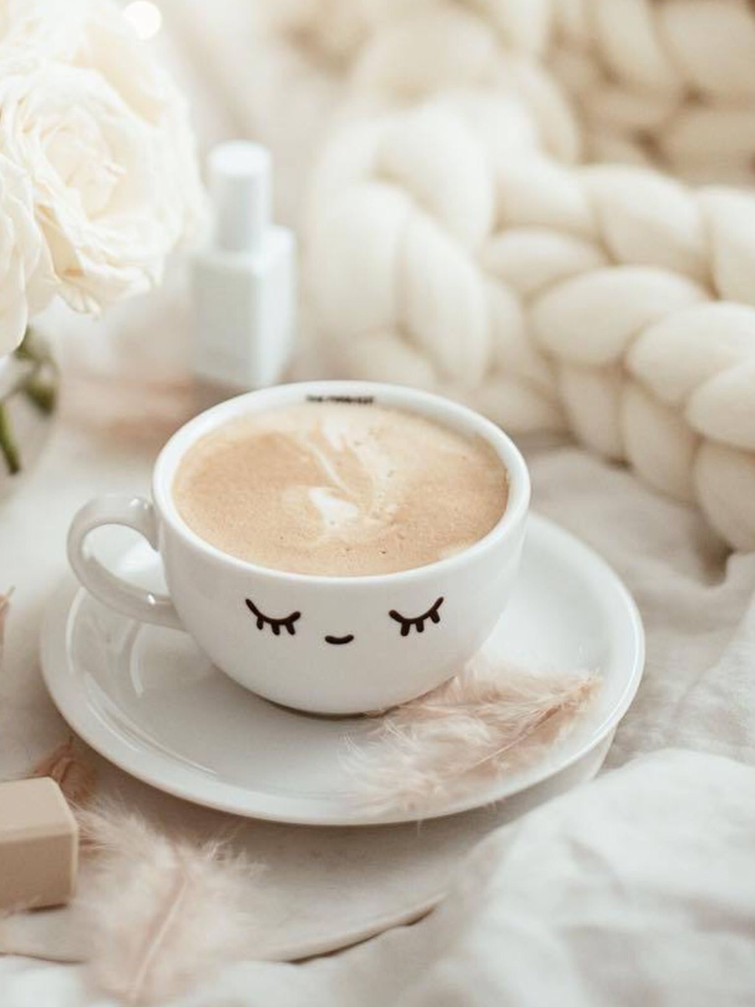 Доброе утро милые картинки. Утро кофе. Доброе утро кофе. Чашечка утреннего кофе. Нежный кофе.