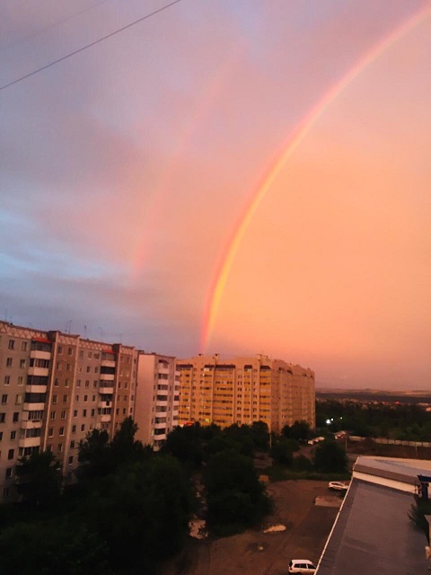 Под дождём (Лена Репина) / Стихи.ру