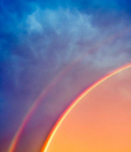Радуги сливаются фиолетом!