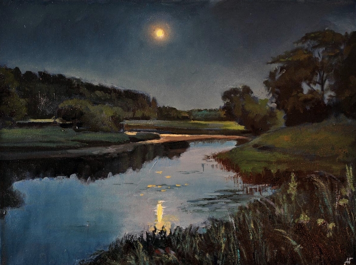 Тихо движется река