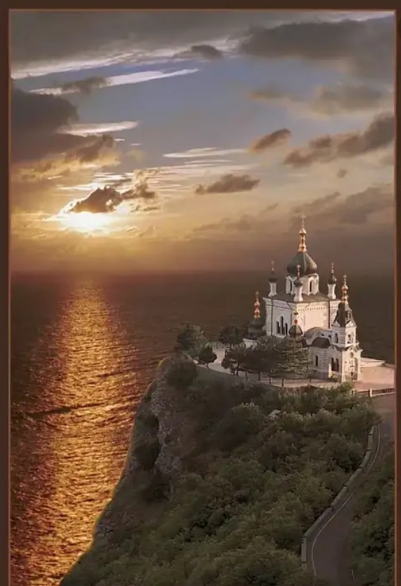 Церковь форос