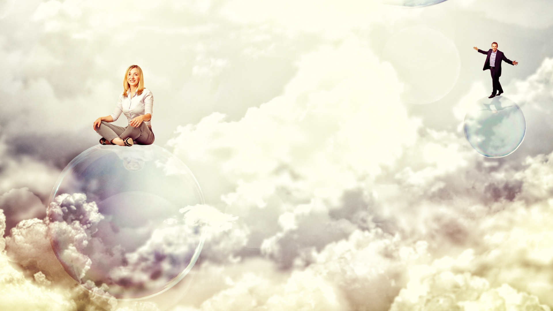Облака это души людей. Девушка в облаках. Человек на облаке. Девушка и небо. Девушка сидит на облаке.