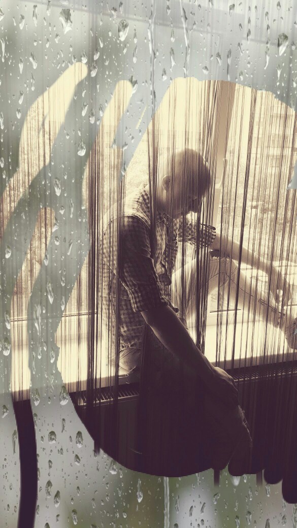 Одиноко на окне