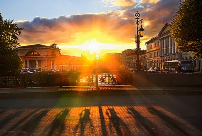 В златой заре