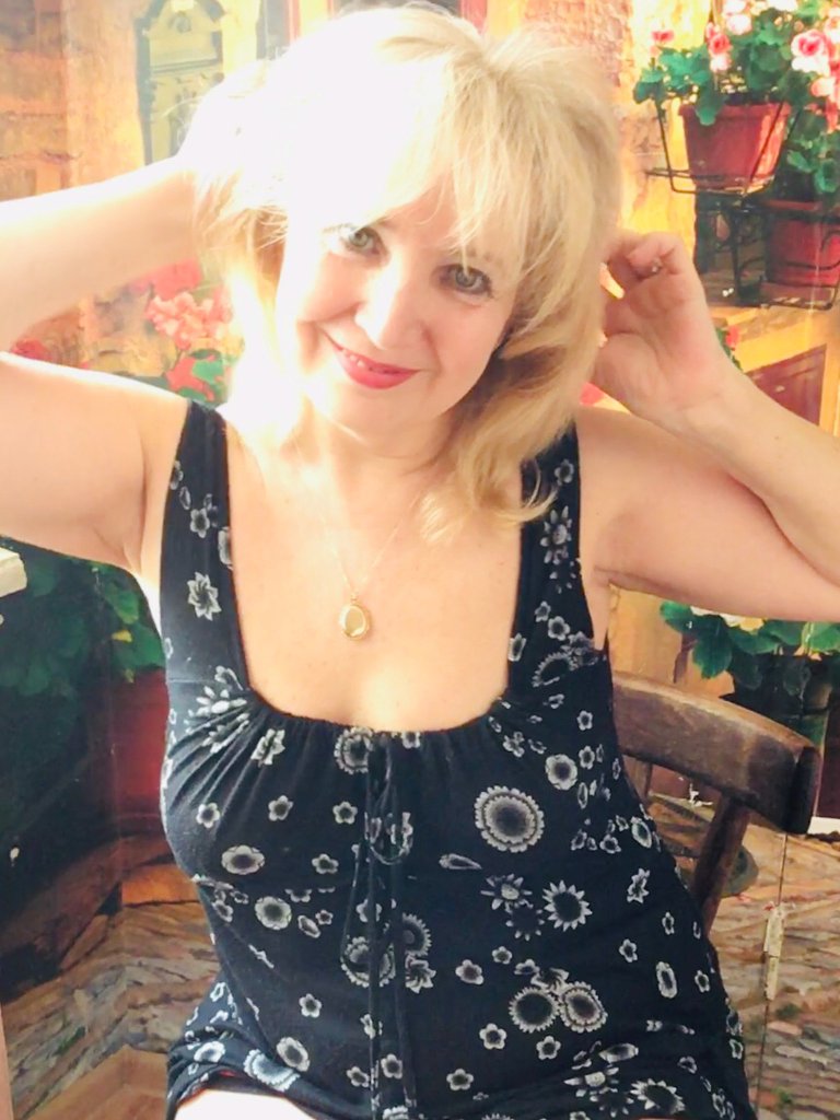 Ты смотришь на меня. Посвящение С. Т. 7724