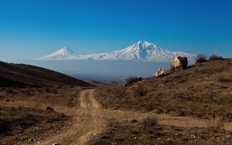 Гора арарат с еревана