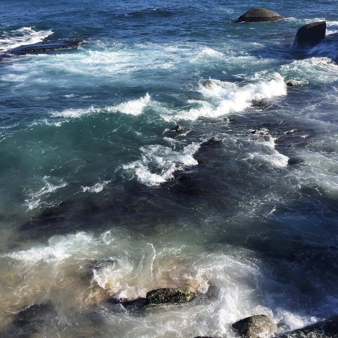 А можно мне в черничное море ултрамариновых волн?