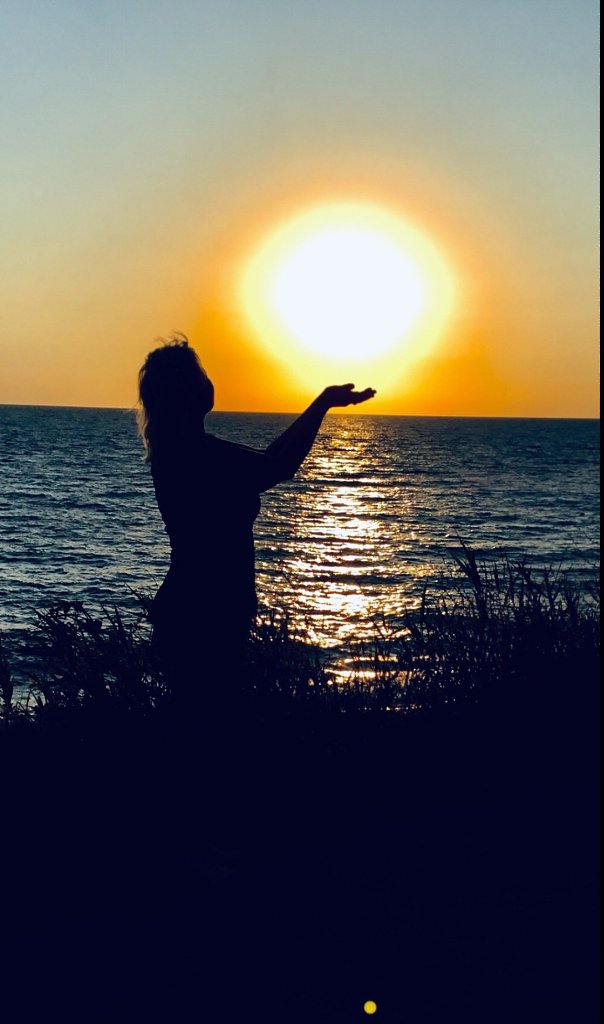 Смотря в окно. Посвящение С. Т. 7890