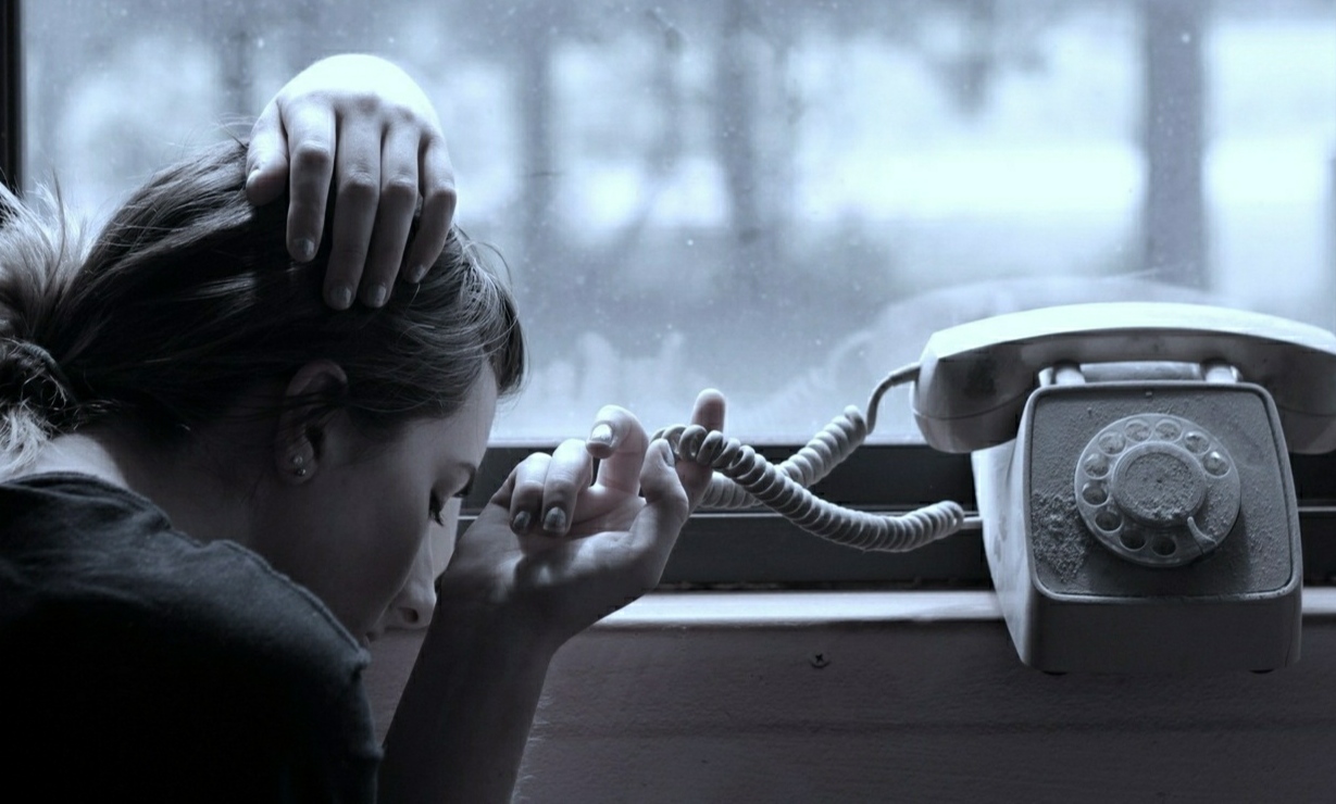 Музыка на телефон грустная. Вечерний звонок. Телефонный разговор Эстетика. Звонок себе.