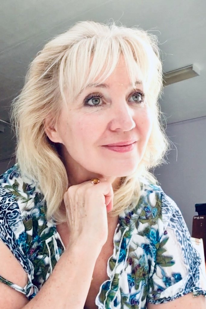 Два лепестка. Посвящение С. Т. 8183