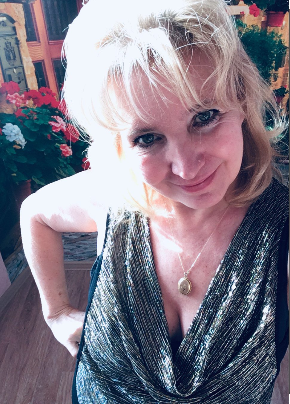 В тебе есть Нежности печать. Посвящение С. Т. 8254