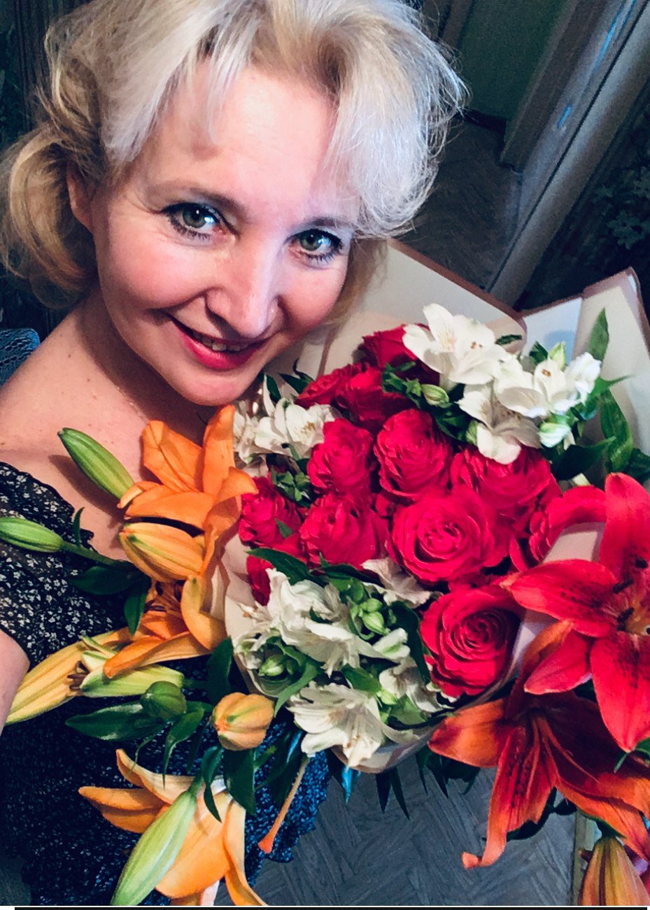 Букет прекрасных лилий. Посвящение С. Т. 8256