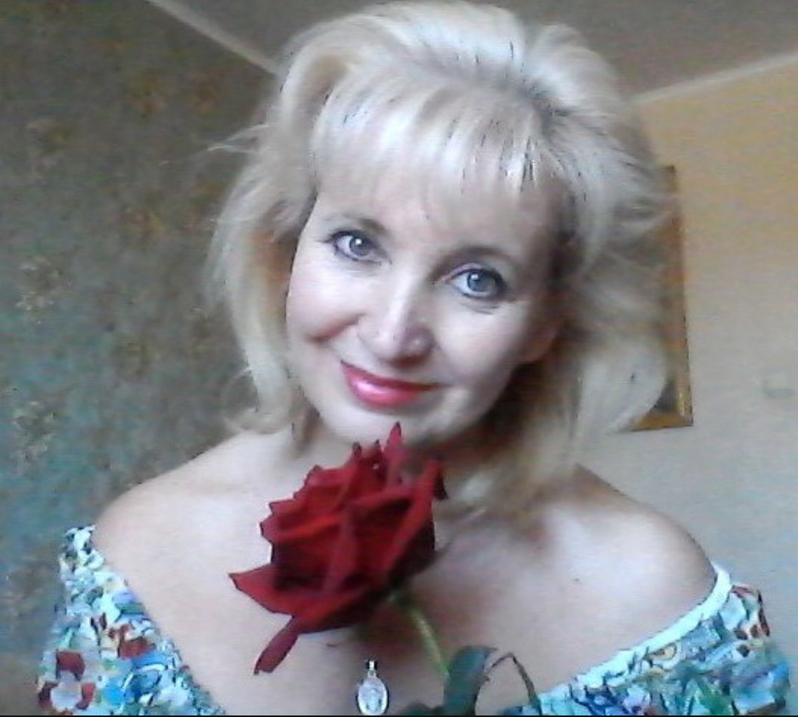 Два лепестка. Посвящение С. Т. 8266