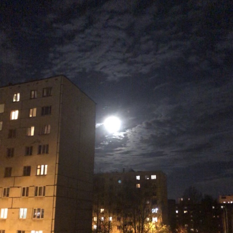 Почему так манит полная луна?