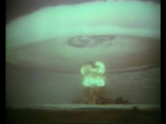 Тоцкий ядерный взрыв. Тоцкий ядерный взрыв 1954. Ядерный взрыв в Тоцком Оренбургской области. Тоцкий полигон 1954 год ядерные испытания. Тоцкое 2 ядерный взрыв.