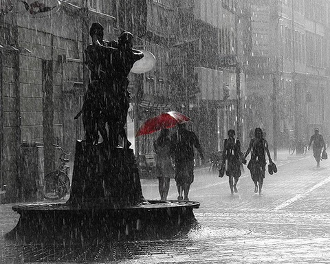 И день, что нас теперь встречает