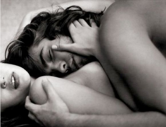 42. Тону в глубокой чувственности умираю